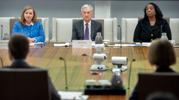 正规股票配资官网网址 美联储内部空前团结，特朗普亲信投下唯一一张反对票